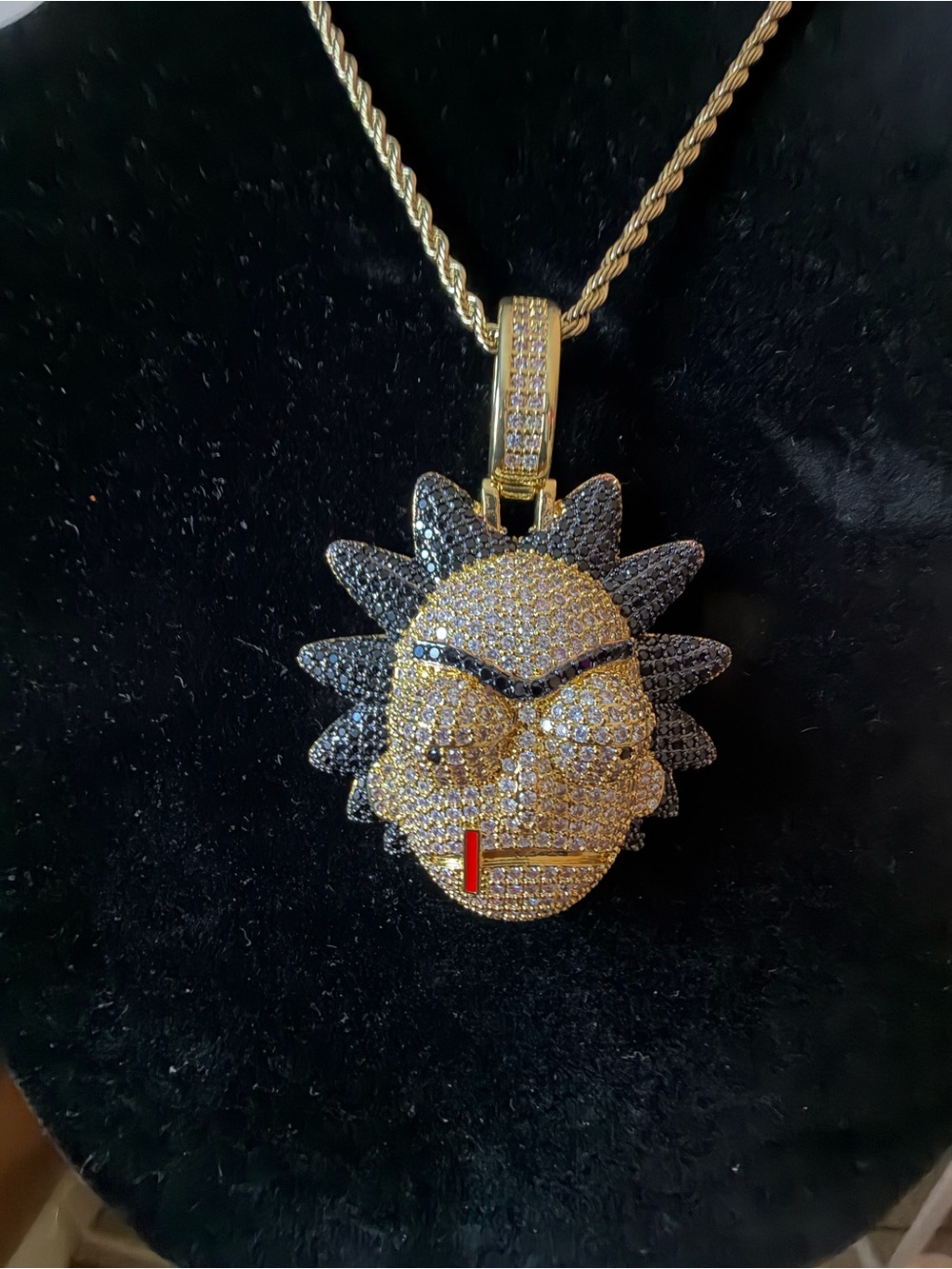 14K Gold Plated Ricky Martin Pendant + FREE 24” Rope Chain - Picture 2 of 4